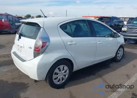 2013 Toyota Prius C Two from USA, damaged, VIN JTDKDTB3XD1553339